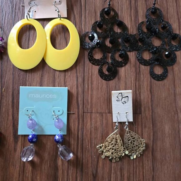 Statement and Dangling Earring Bundle of DEB, Rue21, Maurices, Minicci, Vanity - Picture 10 of 11